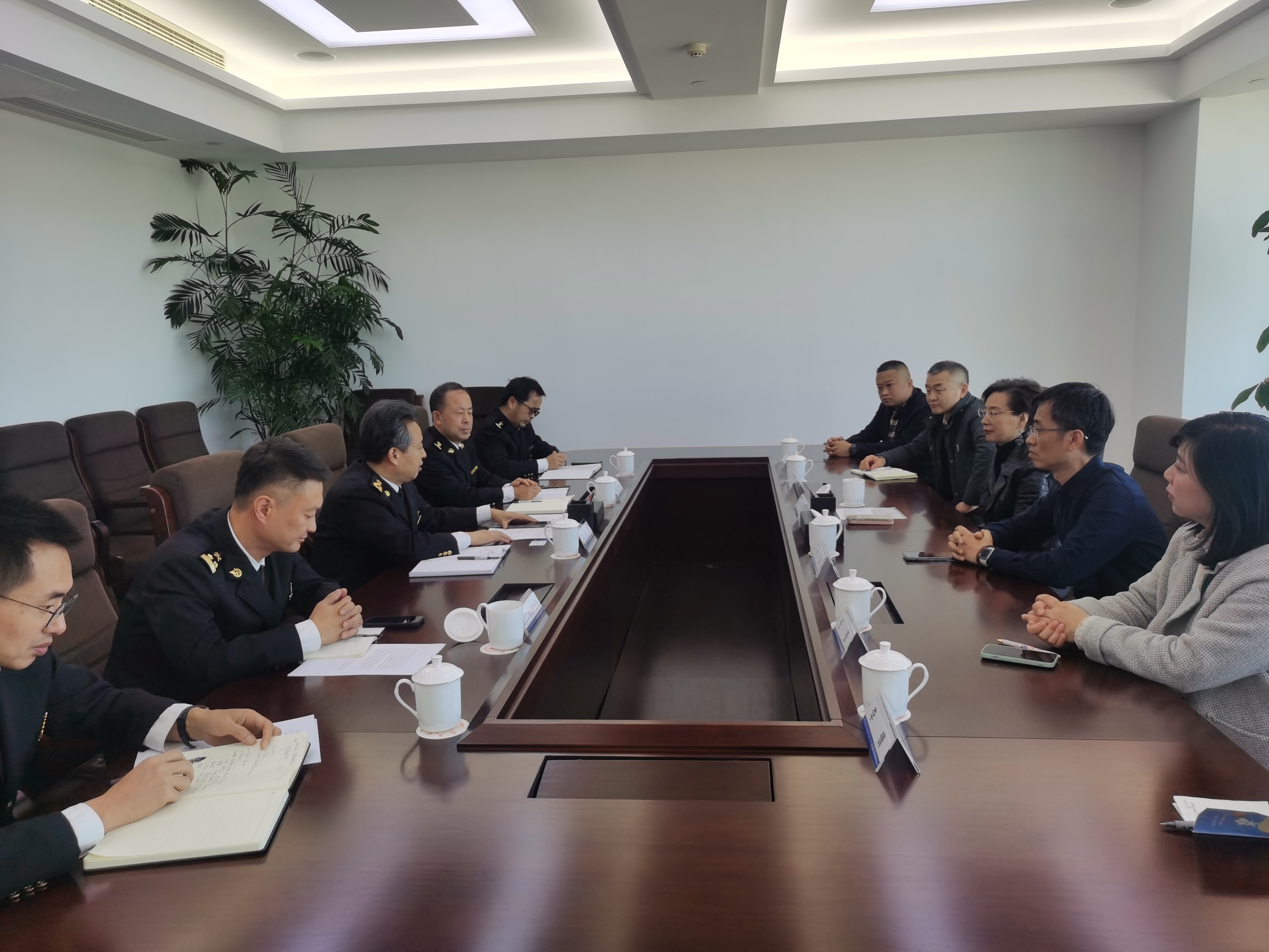 青岛市花生进出口行业协会拜访青岛海关